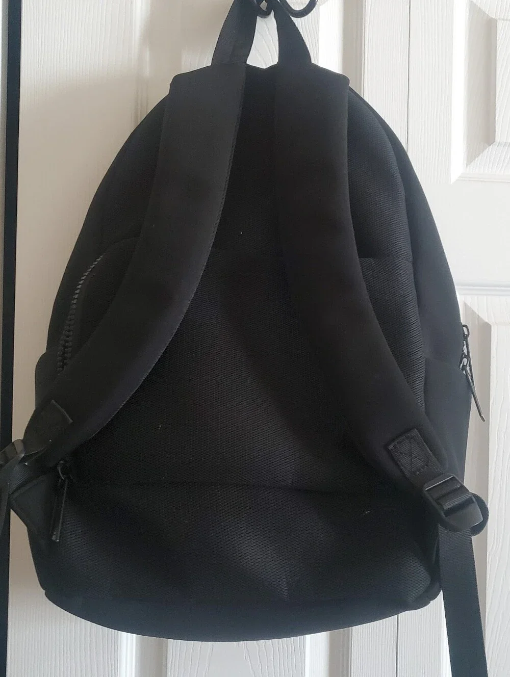 LUCKY BRAND GLOBETROTTER LAPTOP NEOPRENE BLACK BACKPACK.